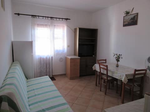 Successful Airbnb property: ŽIRJE island apartments E.DI south in Žirje