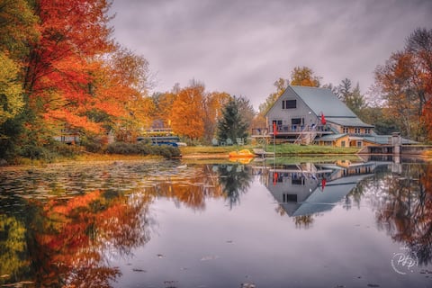 Cozy Lodge w/ Hot Tub: 15 min to Ice Castles, Loon