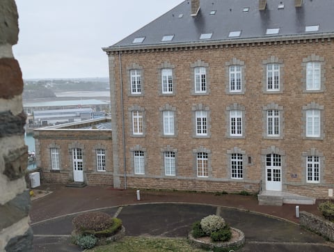 Airbnb performant: Historic district 2 steps from the beach à Granville