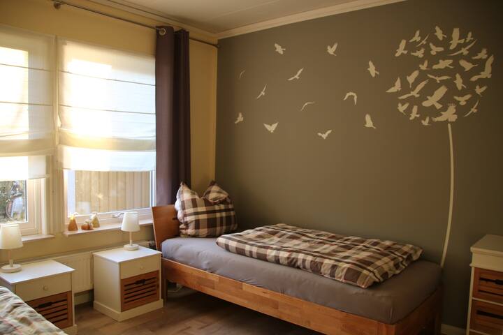 ห้องนอน 3 มองเห็นสวนและไปทาง Bodden