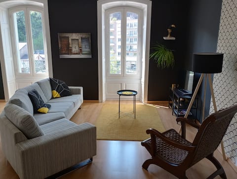 TULLE beautiful and large bright apartment