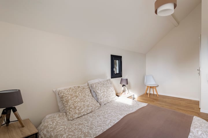 Non-contractual photo