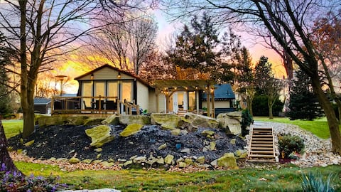 Retreat~Hot Tub+Fire Pit+Creek+Kayak~Beach close