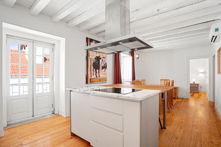 ★Spacious & Luxurious Penthouse in the ❤ of Lisbon
