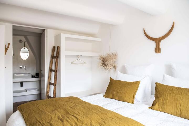 Domaine du Castellas managed Airbnb listing 2
