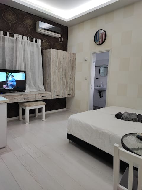 City Studio Over Garden