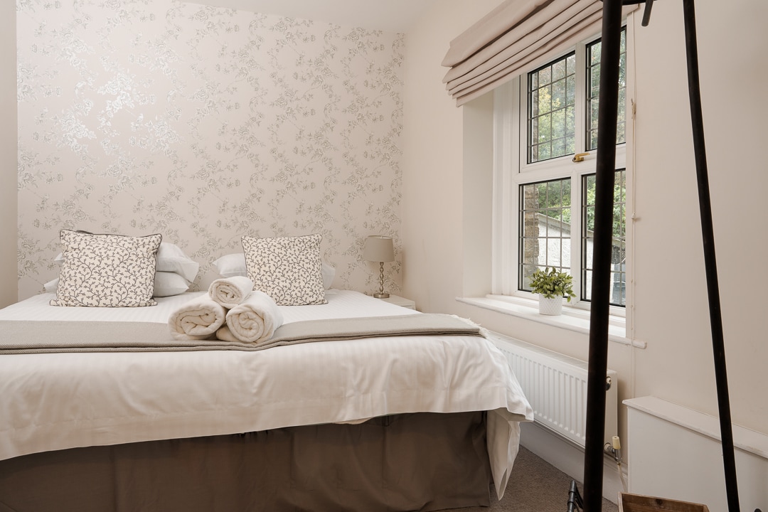 ห้องเตียงใหญ่หรือเตียงเดี่ยวขนาดคิงไซส์สำหรับเตียงคู่