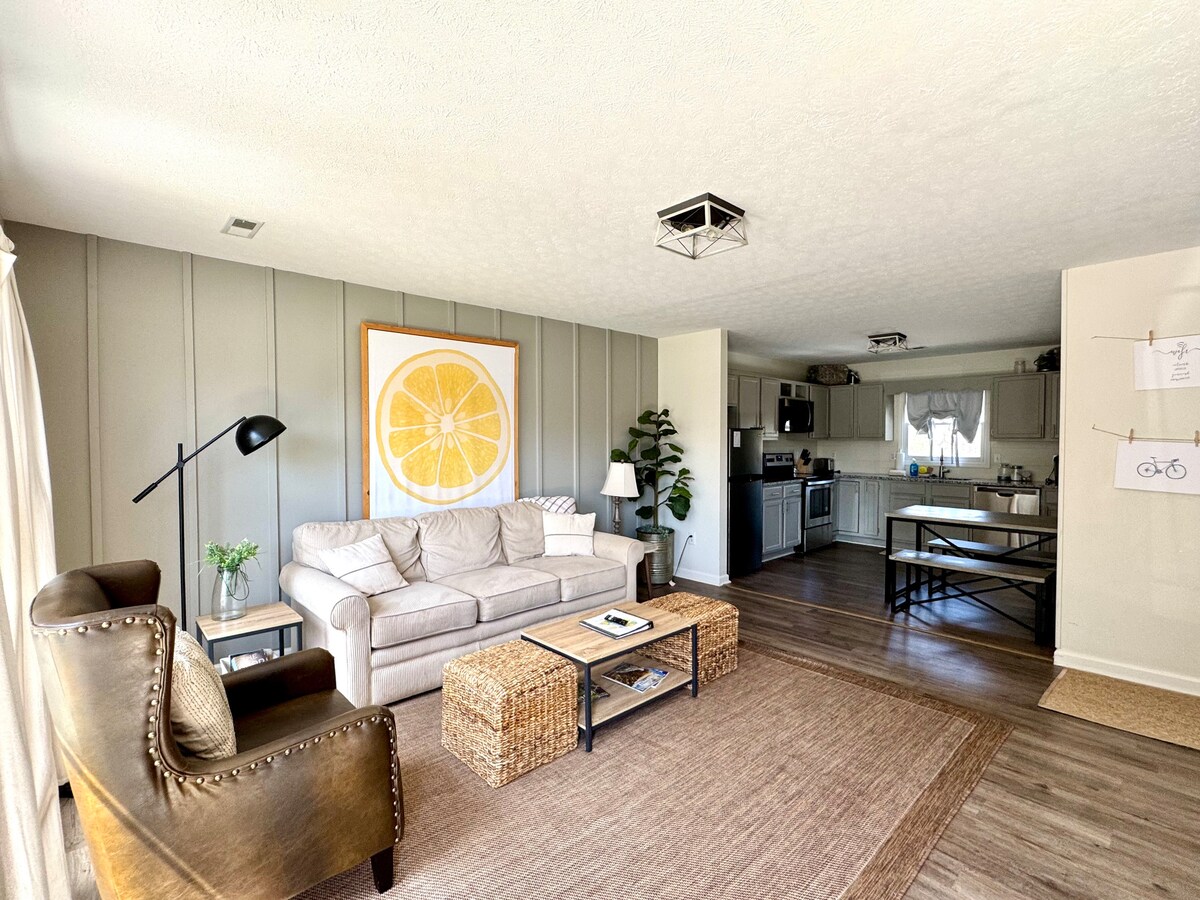 Top performing Airbnb: NoKno Flats • The Little Lemon Lounge in Knoxville