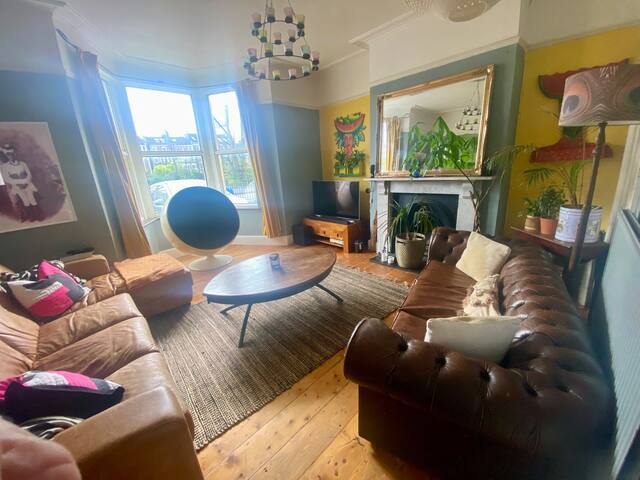 Amazing Victorian House overlooking the docks gallery image 4