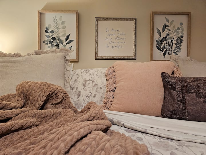 Cozy Basement, Breakfast Included! - South Jordan, UT