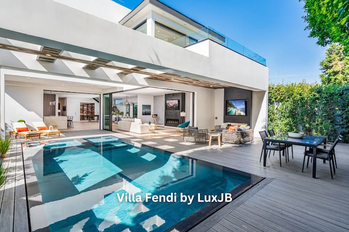 Villa Fendi by LuxJB | Heated Pool | Jacuzzi & Gym
