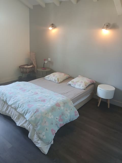 Bedrooms in Sare.
