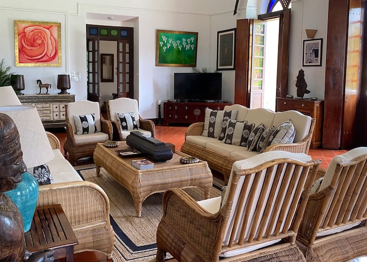 VILLA LOU GOA
Heritage Portuguese House built 1903
Private Pool