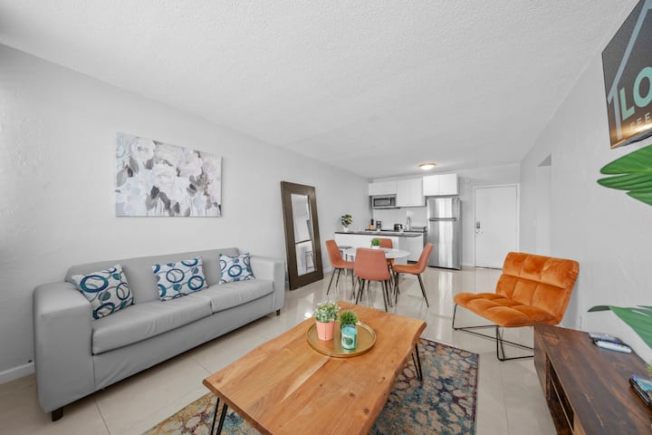 Spacious 1br Apt W/ 2 Queen Beds In Coconut Grove - Coral Gables, FL