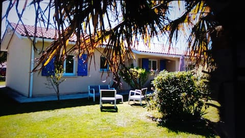 House 10 minutes from ocean beaches