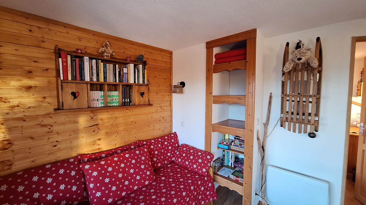 休息室/休闲区，可阅读和棋盘游戏