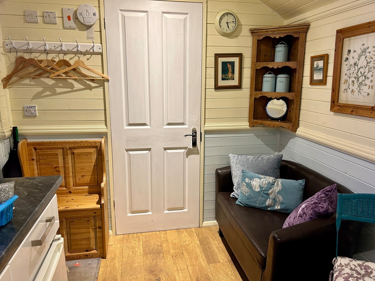 Annuncio Airbnb popolare: Heartsease - Wi-Fi, smart TV, hot tub, fab views. a Wealden