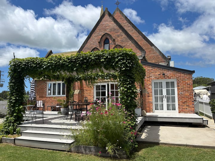 Barney Church House Insta @Barneychurchhouse - Kempsey