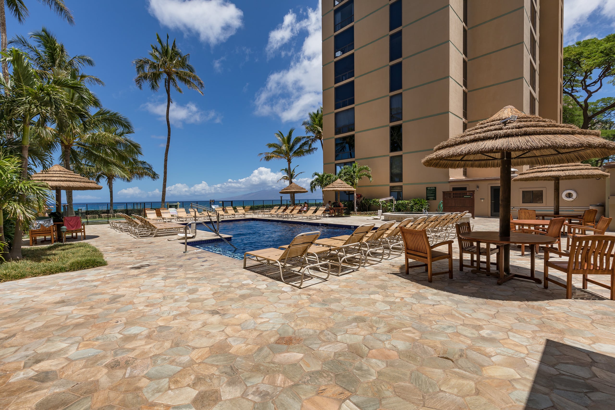 Condo in Lahaina · ★4.94 · 1 bedroom · 2 beds · 2 baths - Image 30