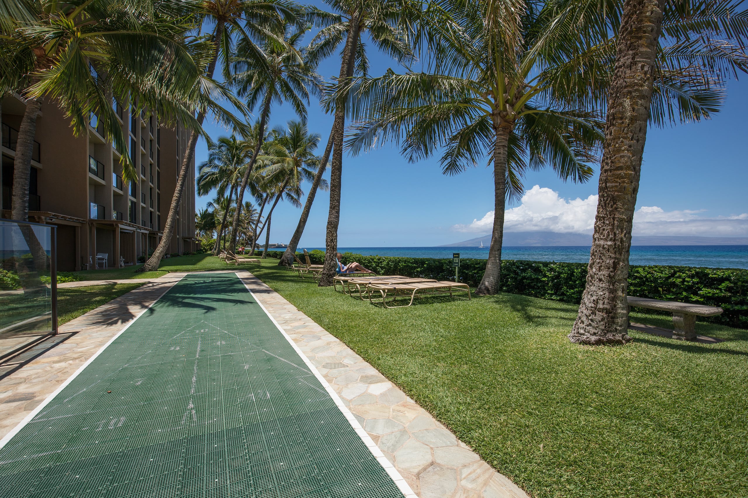 Condo in Lahaina · ★4.94 · 1 bedroom · 2 beds · 2 baths - Image 36