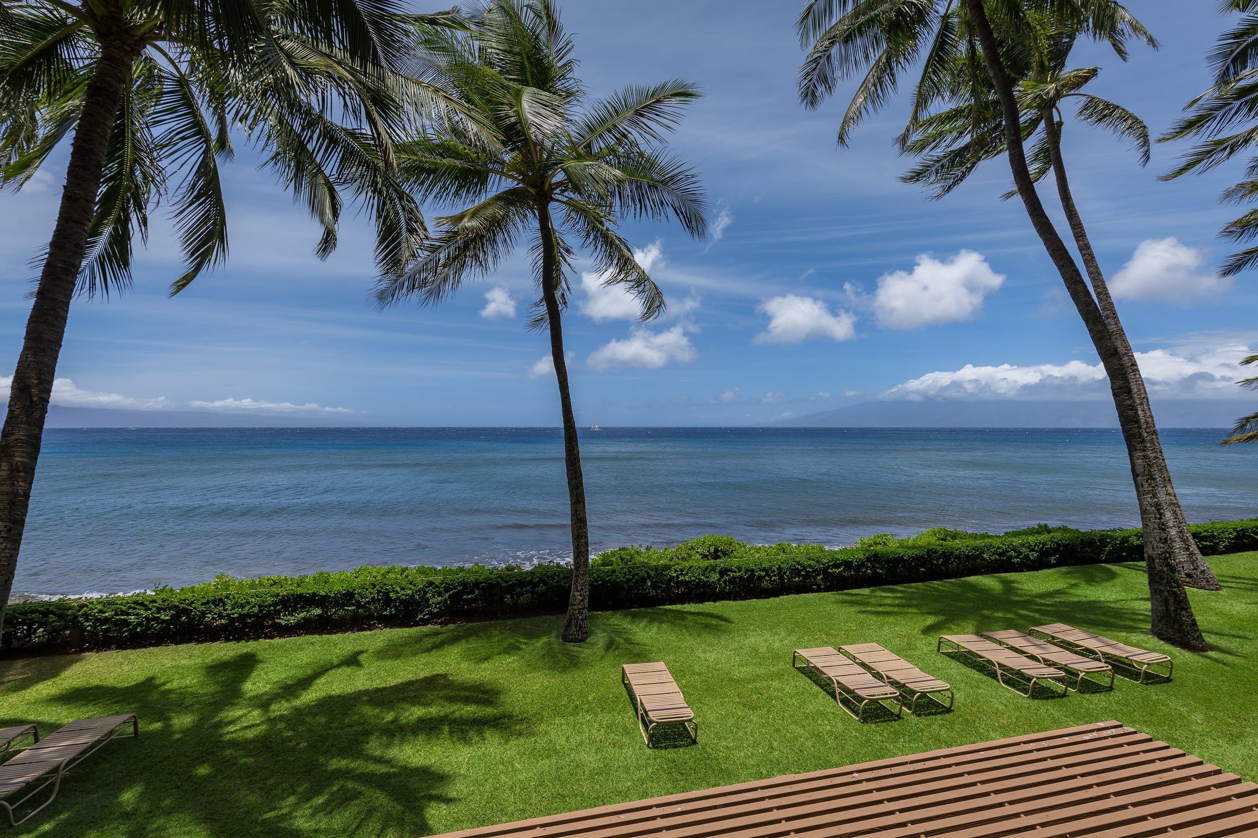 Condo in Lahaina · ★4.94 · 1 bedroom · 2 beds · 2 baths - Image 35