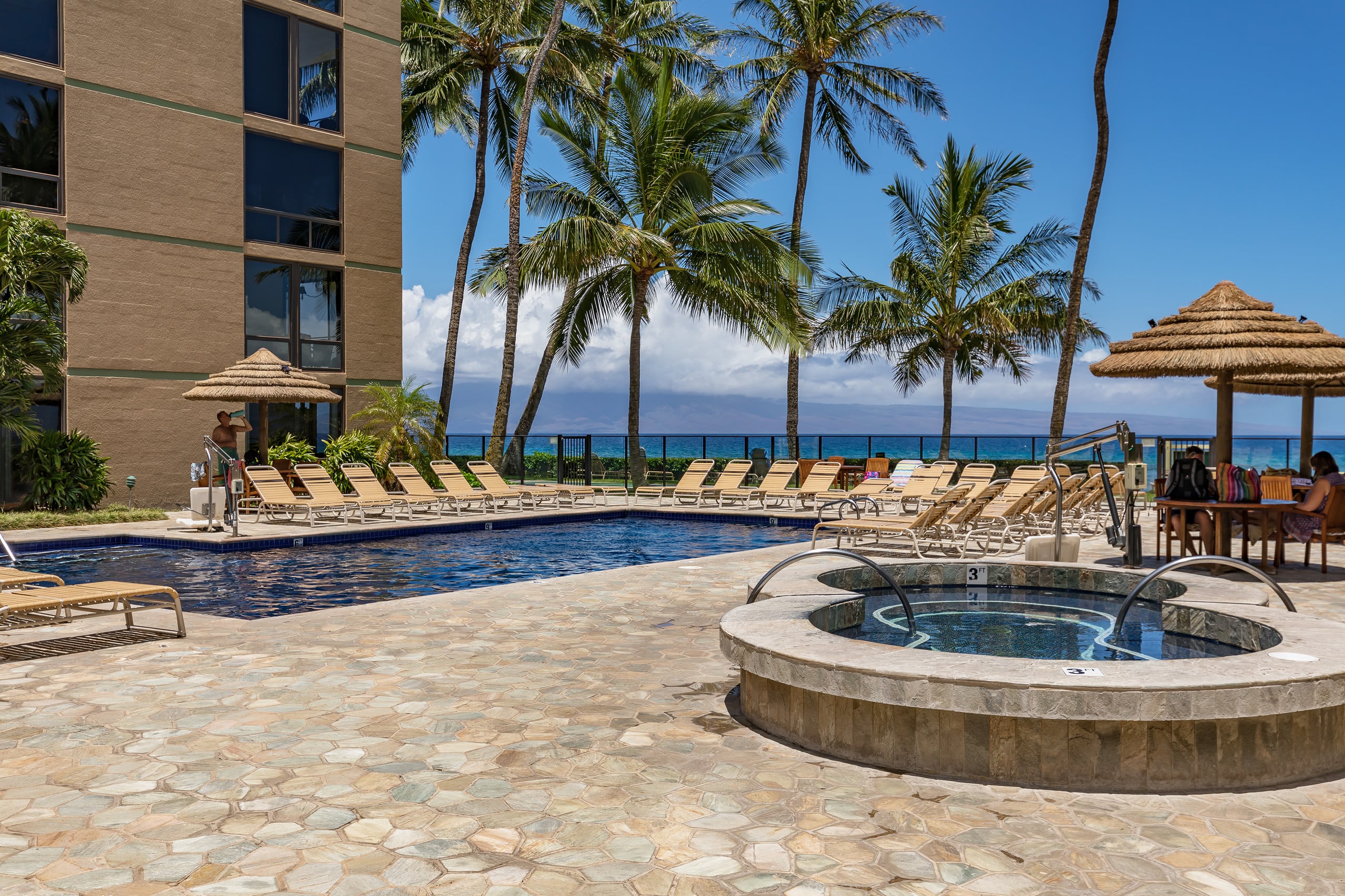 Condo in Lahaina · ★4.94 · 1 bedroom · 2 beds · 2 baths - Image 32