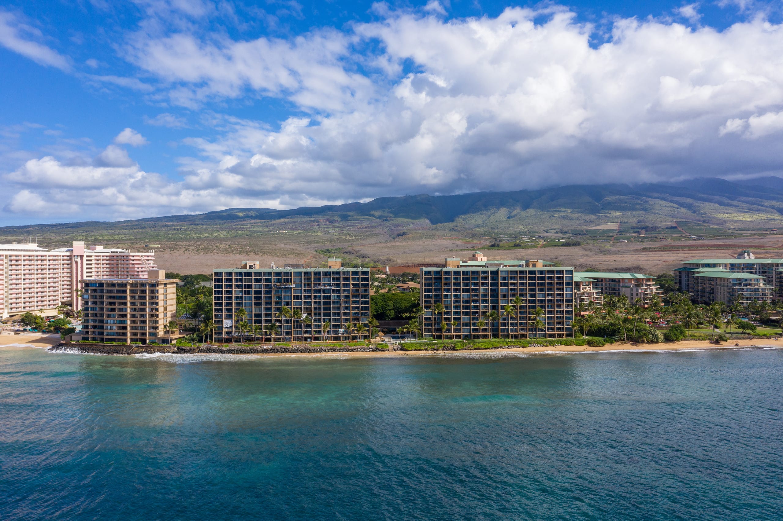 Condo in Lahaina · ★4.94 · 1 bedroom · 2 beds · 2 baths - Image 37