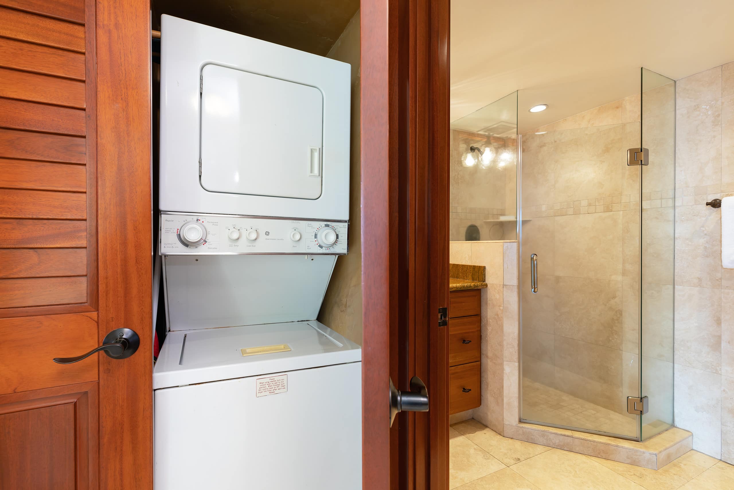 Condo in Lahaina · ★4.94 · 1 bedroom · 2 beds · 2 baths - Image 28