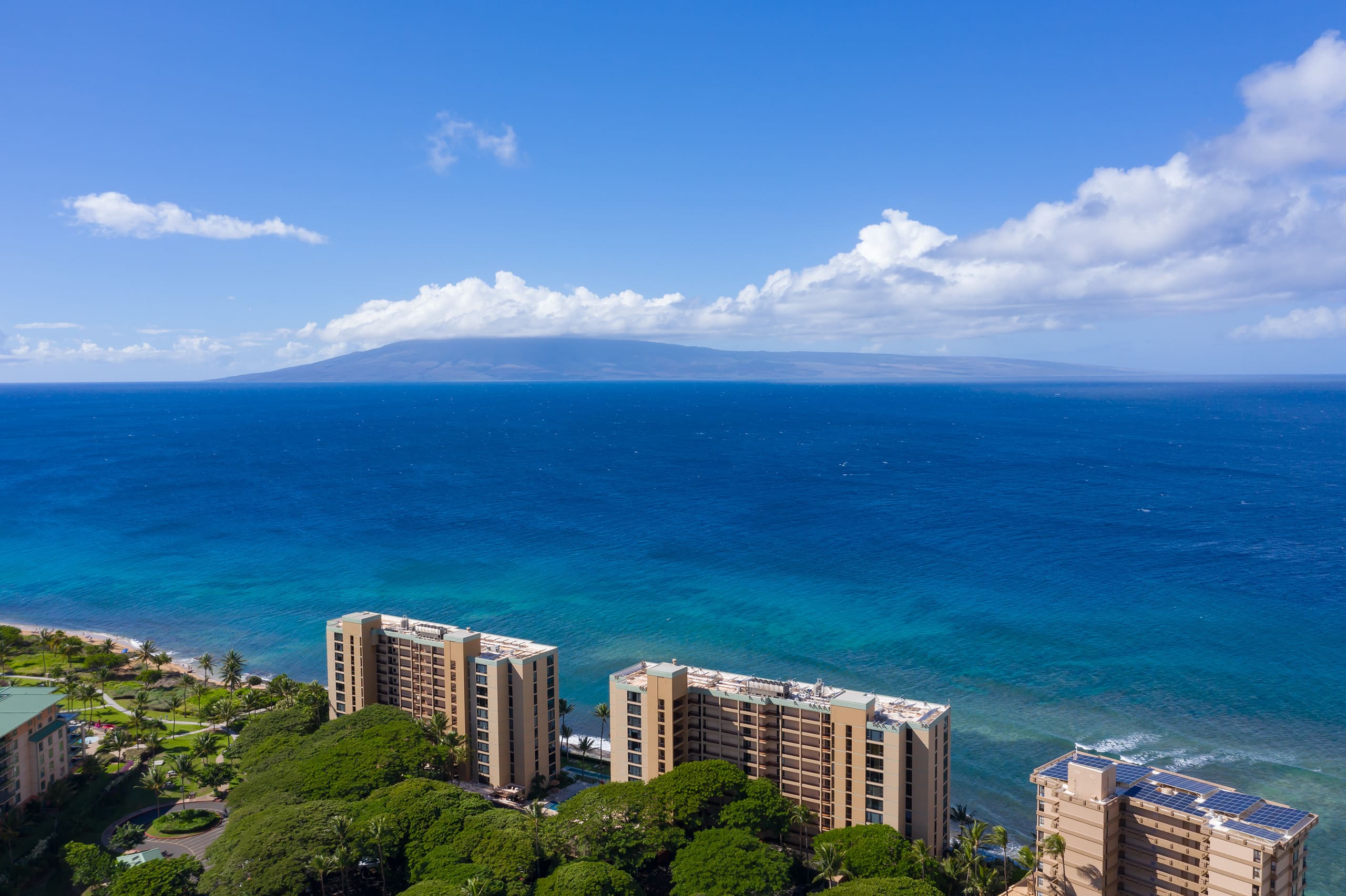 Condo in Lahaina · ★4.94 · 1 bedroom · 2 beds · 2 baths - Image 38