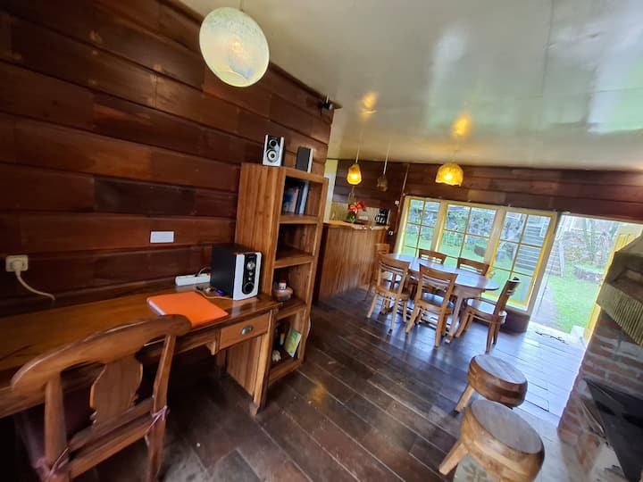 3 Bedroom Lake House - Munduk