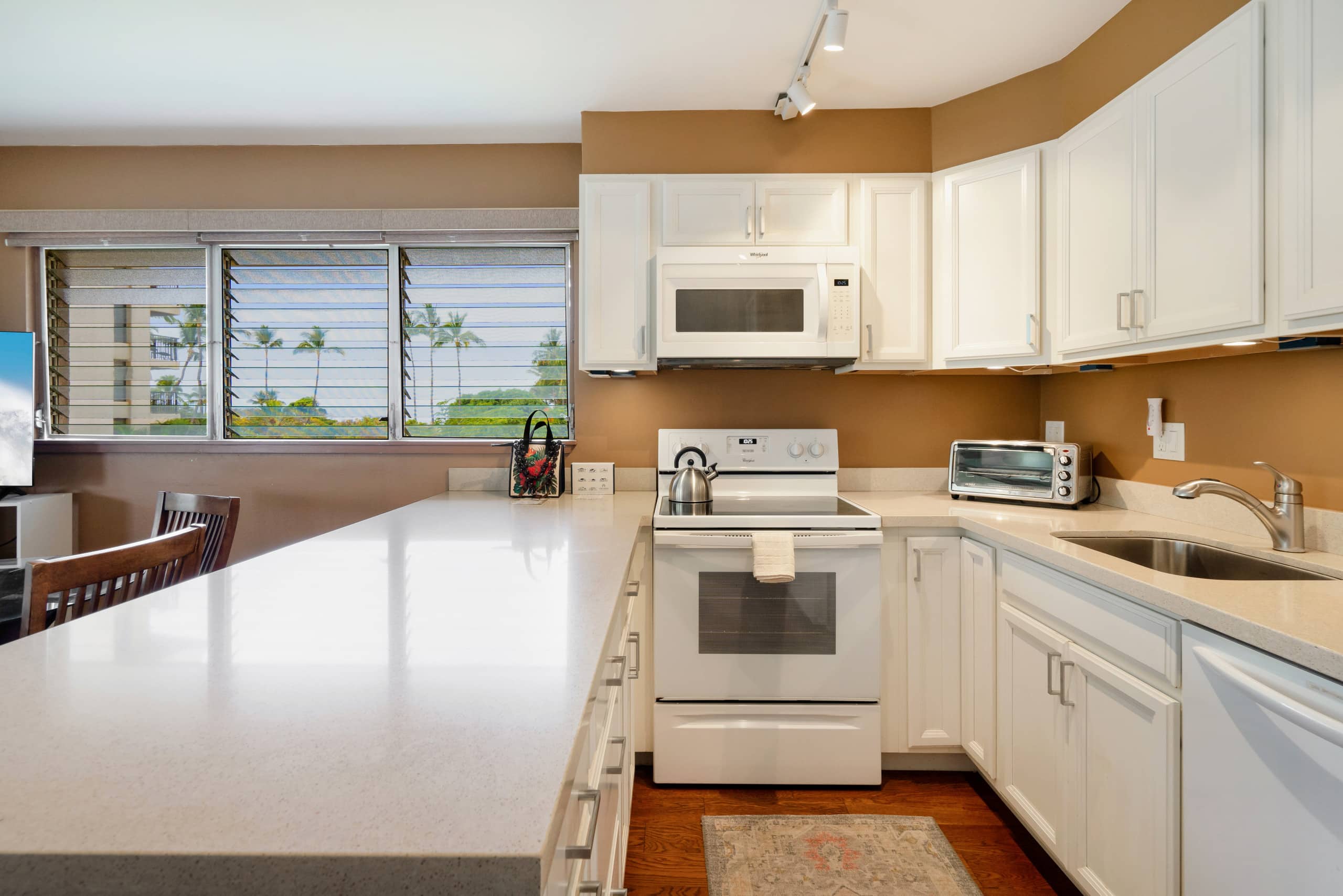 Condo in Kihei · ★4.95 · 1 bedroom · 1 bed · 1 private bath - Image 6
