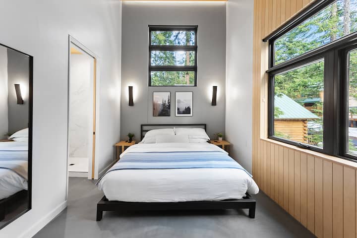 RAVN HAUS - Canopy Level- Summit Primary Bedroom King Bed Full Length Mirror - Government Camp, OR - Mt. Hood National Forest Vacation Rental.