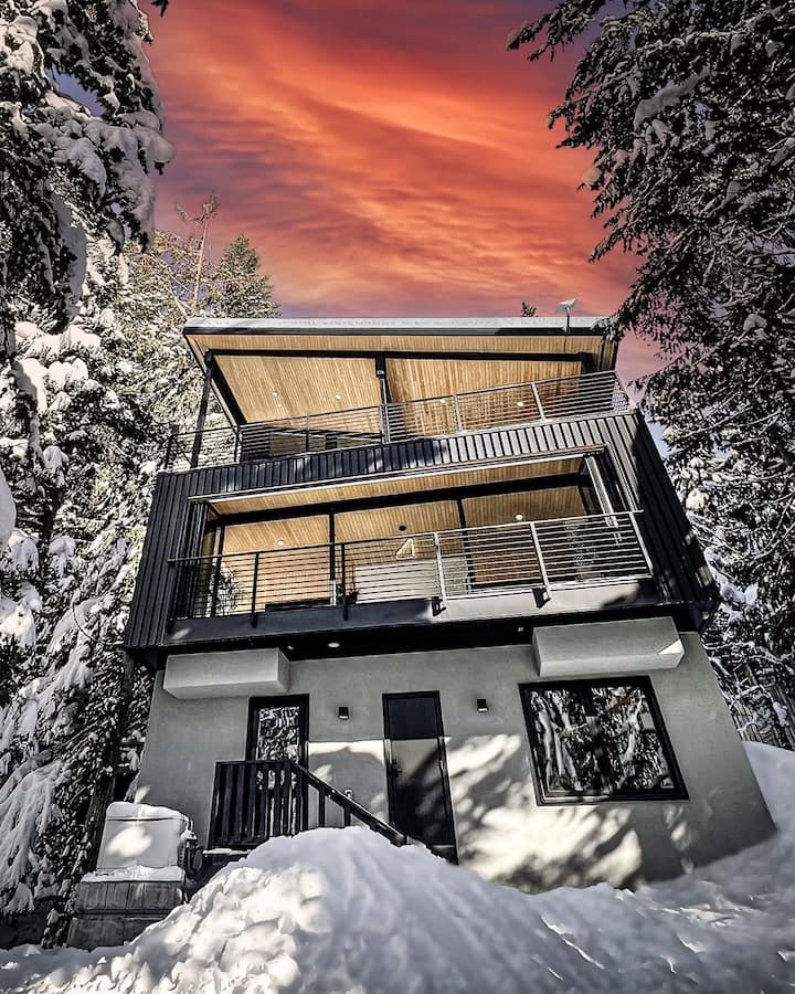 RAVN HAÜS – Oregon's Premier Alpine Retreat