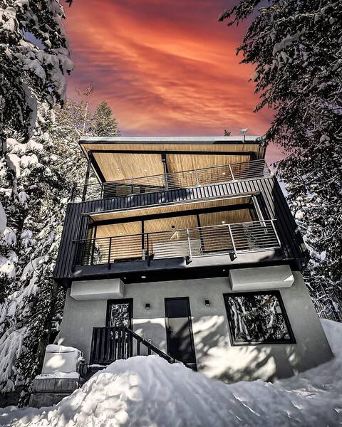 RAVN HAÜS – Oregon's Premier Alpine Retreat