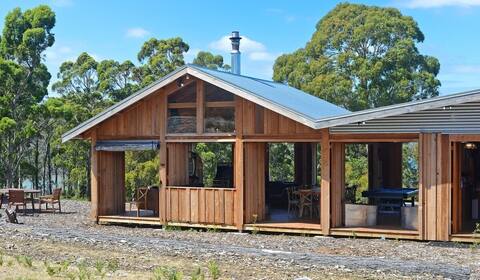 Bruny Island Lodge