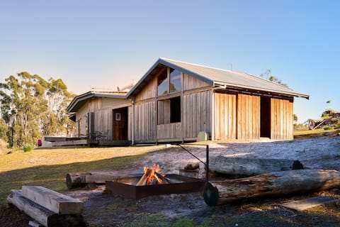 Bruny Island Lodge - Charming paradise getaway!
