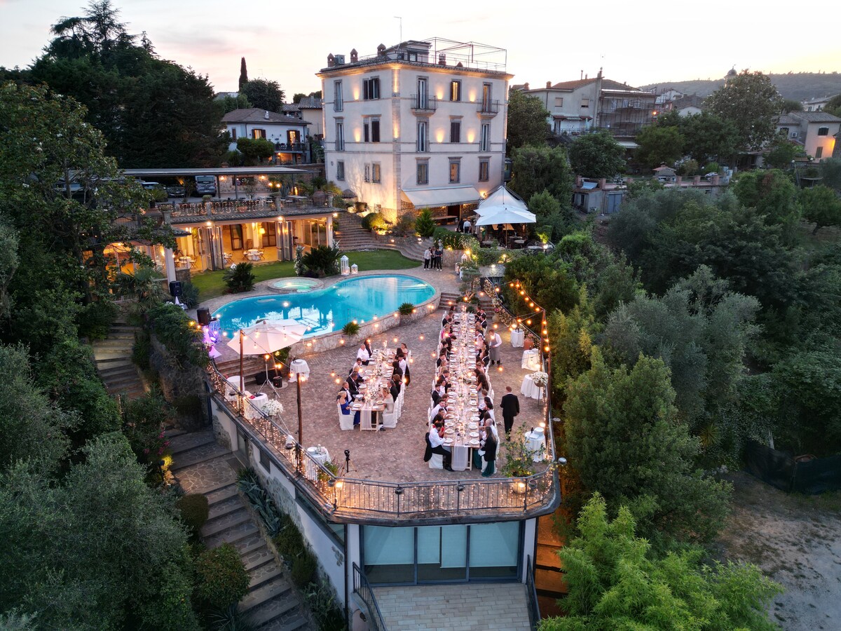 Villa Clodia with a view of Lake Bracciano - Hotels for Rent in