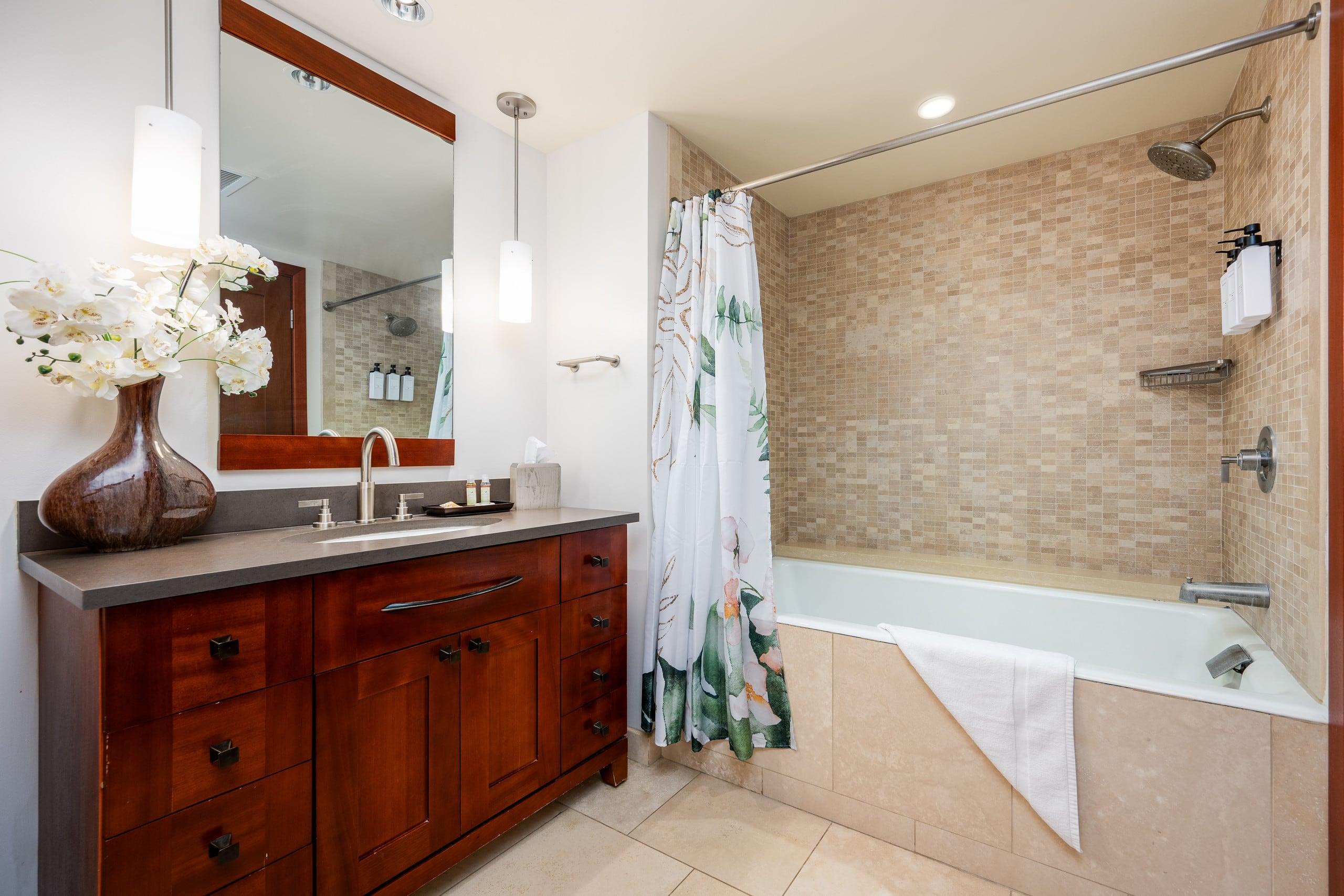Condo in Kapolei · ★5.0 · 3 bedrooms · 5 beds · 3 private baths - Image 30