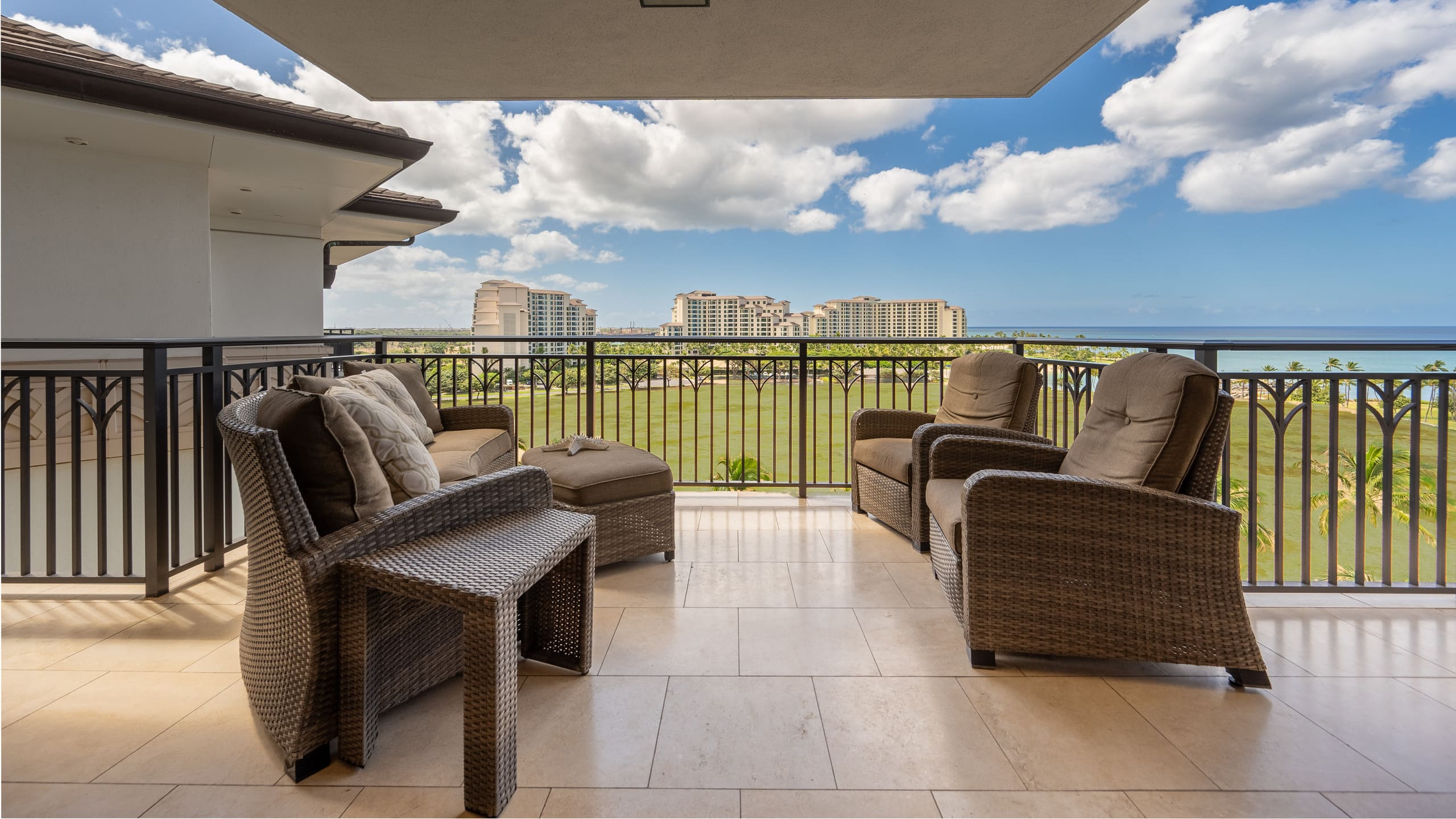 Condo in Kapolei · ★5.0 · 3 bedrooms · 5 beds · 3 private baths - Image 11