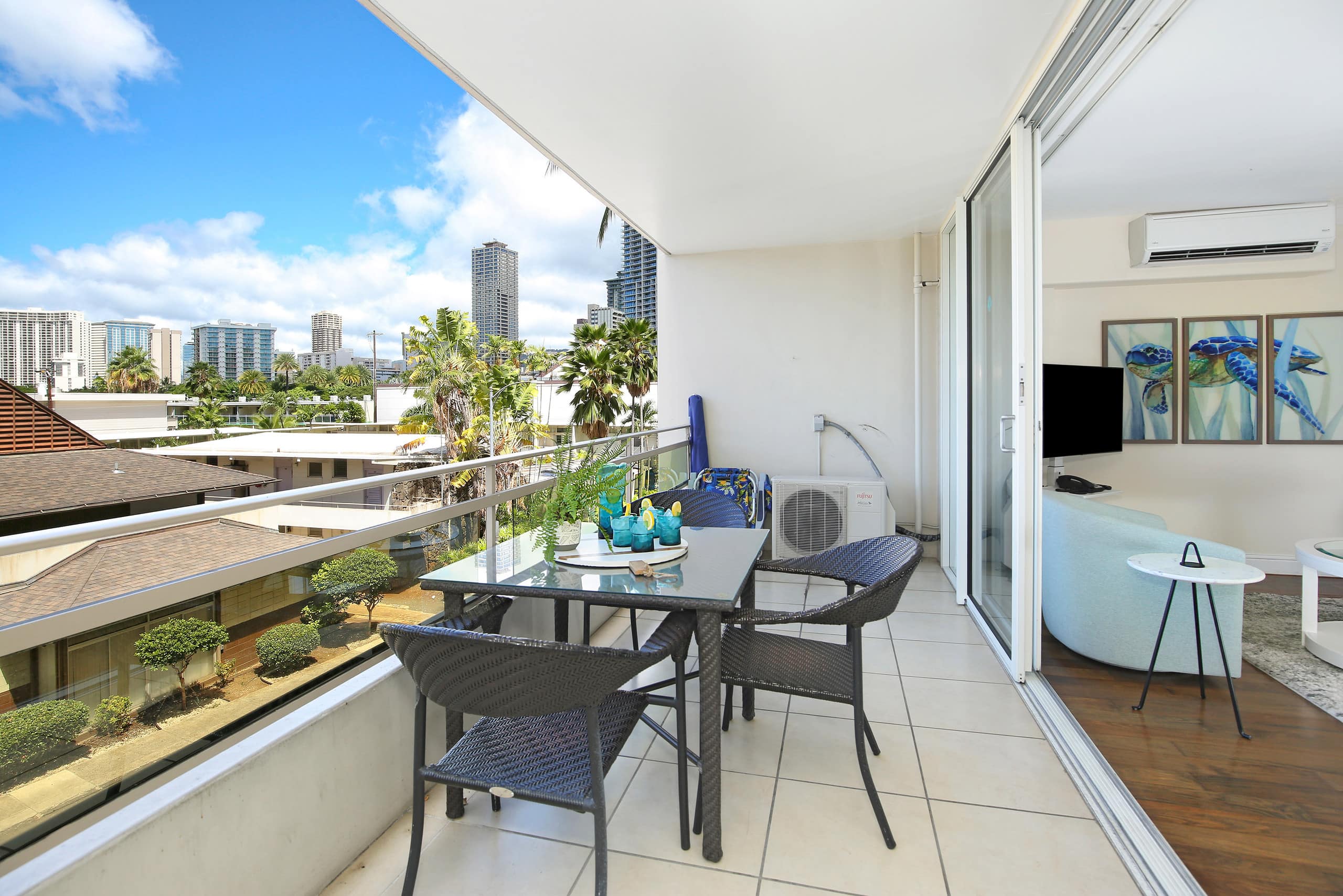 Condo in Honolulu · ★4.88 · 1 bedroom · 2 beds · 1 private bath - Image 15