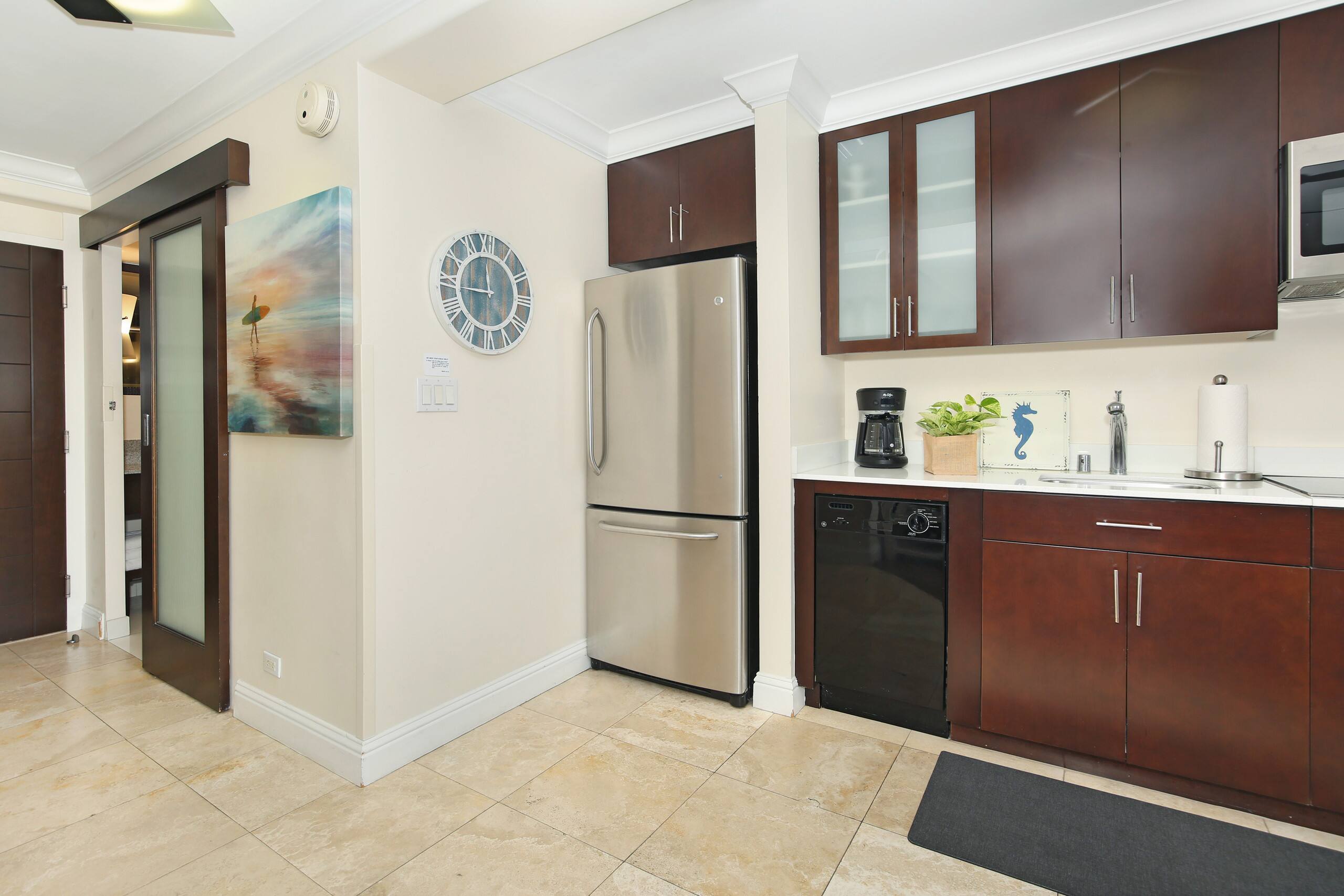 Condo in Honolulu · ★4.88 · 1 bedroom · 2 beds · 1 private bath - Image 7