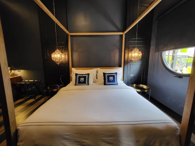 Luxury 11 Bed Rooms Private Villa BKK City Center gallery image 2