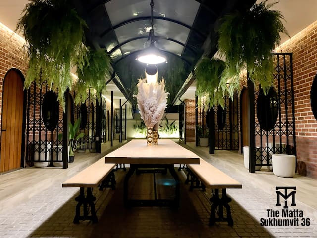 Luxury 11 Bed Rooms Private Villa BKK City Center