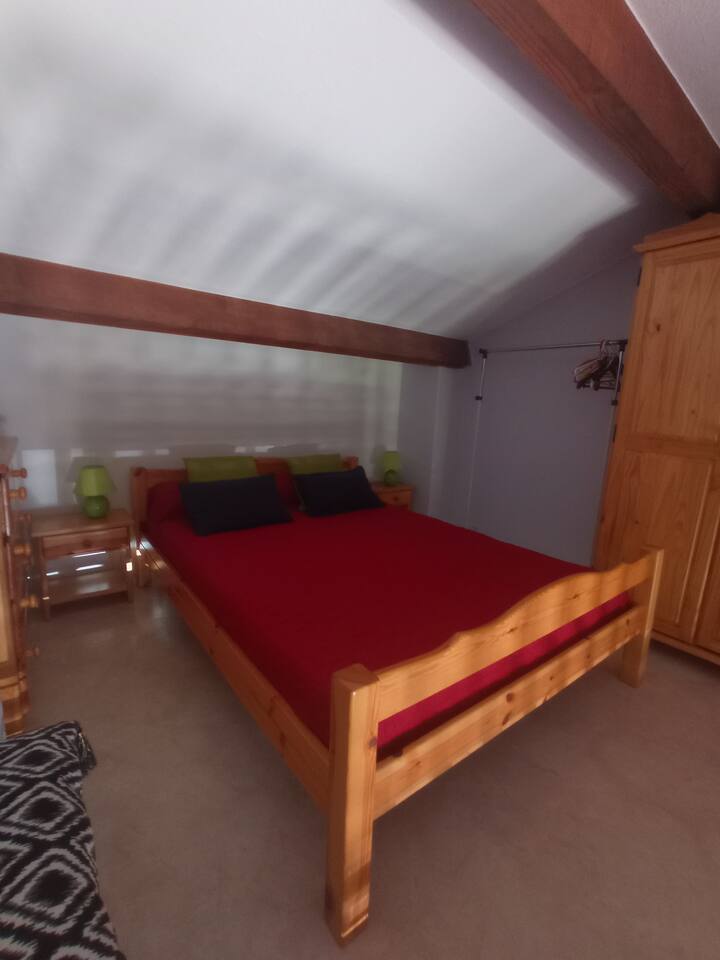 Dhomë gjumi 2