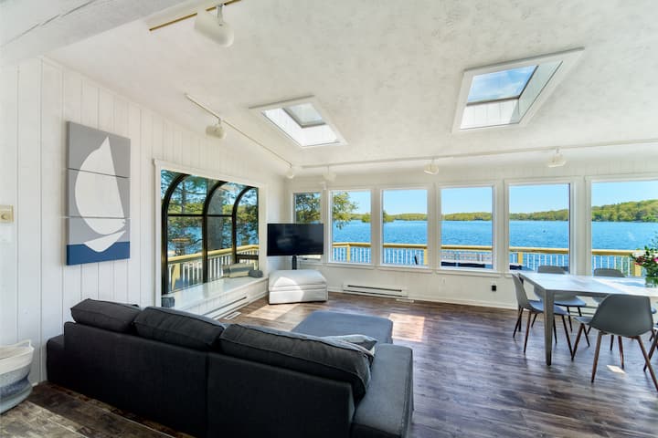 Sala de estar

Televisor inteligente de 50 pulgadas ya conectado a los populares servicios de streaming

Sofá: 111" (280 cm) x 64" (163 cm)

Módulo de cama IKEA Vallentuna (ancho de la cama: 31", longitud de la cama: 78")

Mesa de comedor, 8 personas - Mesa de comedor exterior, 8 personas