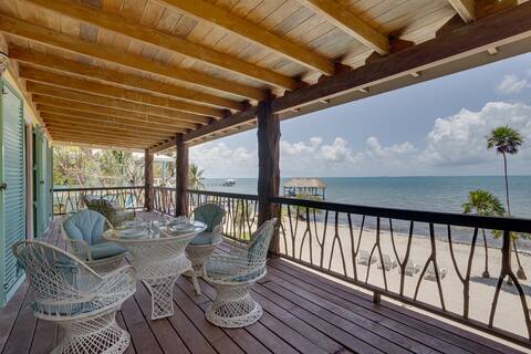 Private Caribbean Seafront Luxury Villa with Pool