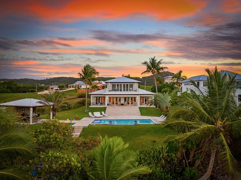 Beachfront Villa: 3BR, 3.5BA, Pool, Secluded Beach
