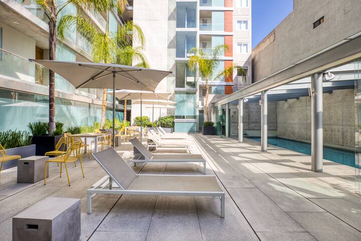Rooftop w/Mega Views+Pool | Refined Stay w/Balcony