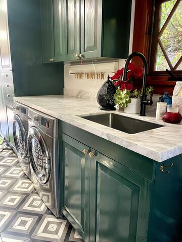 California Craftsman Hollywood Dream Mini-Compound gallery image 4