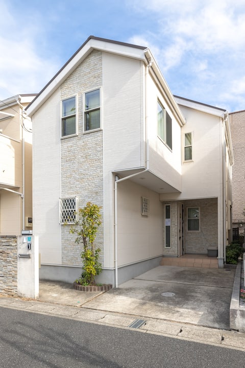 【Maihama】Spacious 4BR Home Near Tokyo Disneyland